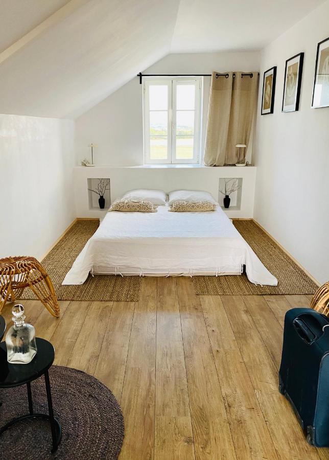 Galerie, Tumulus De La Hogue Hotell Fontenay-le-Marmion Eksteriør bilde