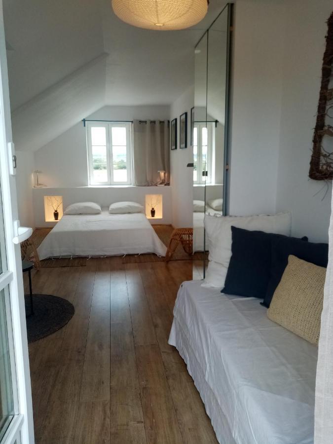 Galerie, Tumulus De La Hogue Hotell Fontenay-le-Marmion Eksteriør bilde