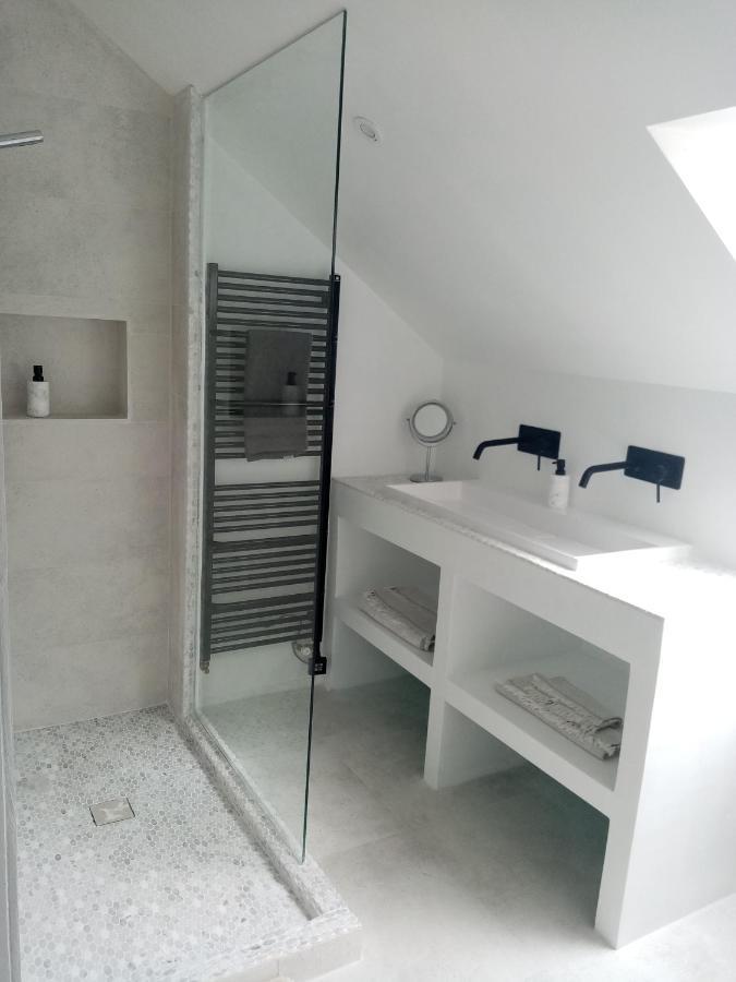 Galerie, Tumulus De La Hogue Hotell Fontenay-le-Marmion Eksteriør bilde