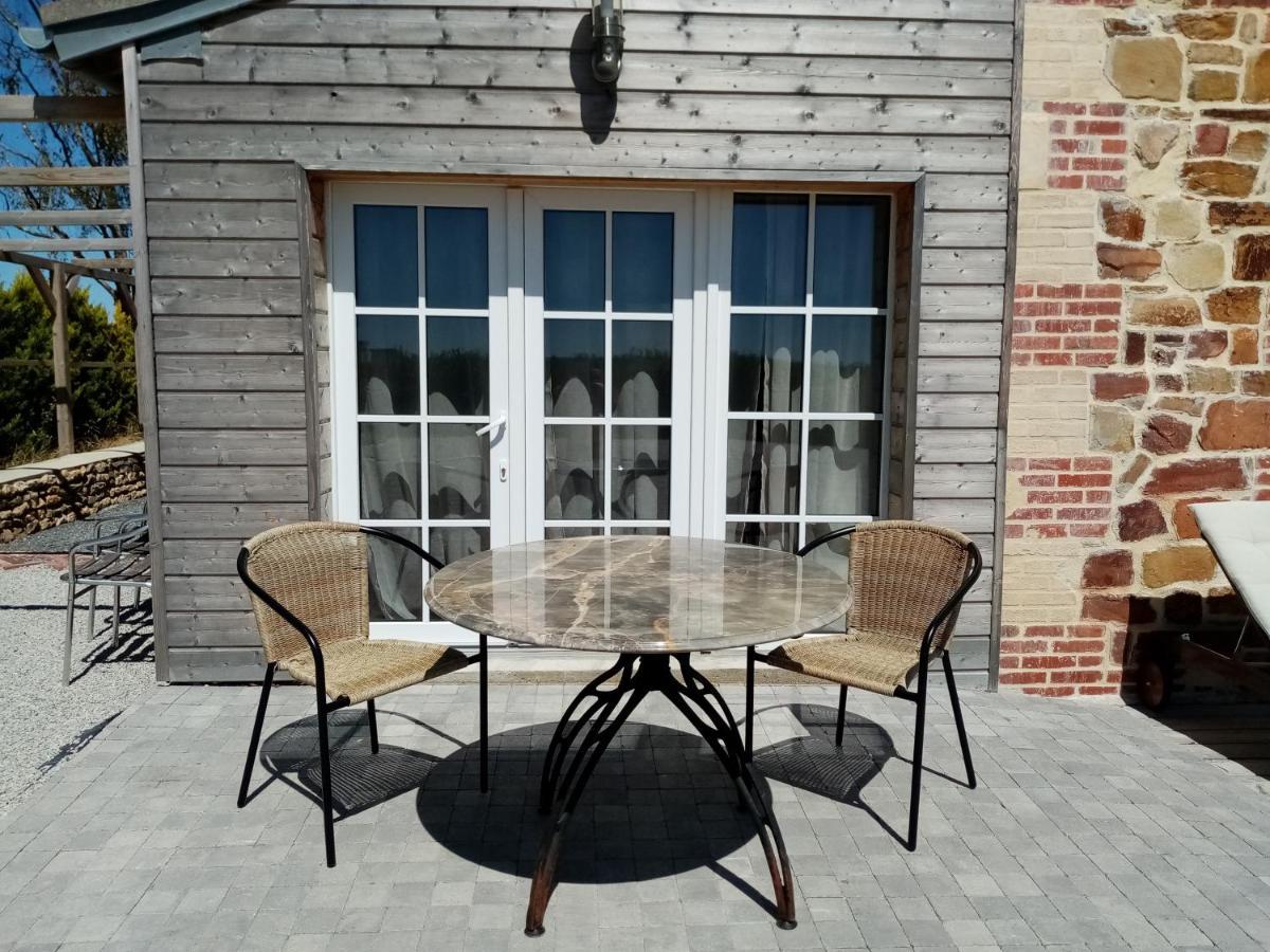 Galerie, Tumulus De La Hogue Hotell Fontenay-le-Marmion Eksteriør bilde