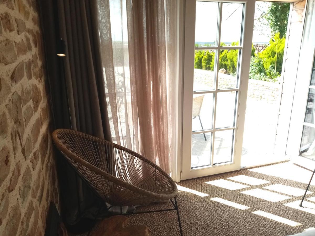 Galerie, Tumulus De La Hogue Hotell Fontenay-le-Marmion Eksteriør bilde
