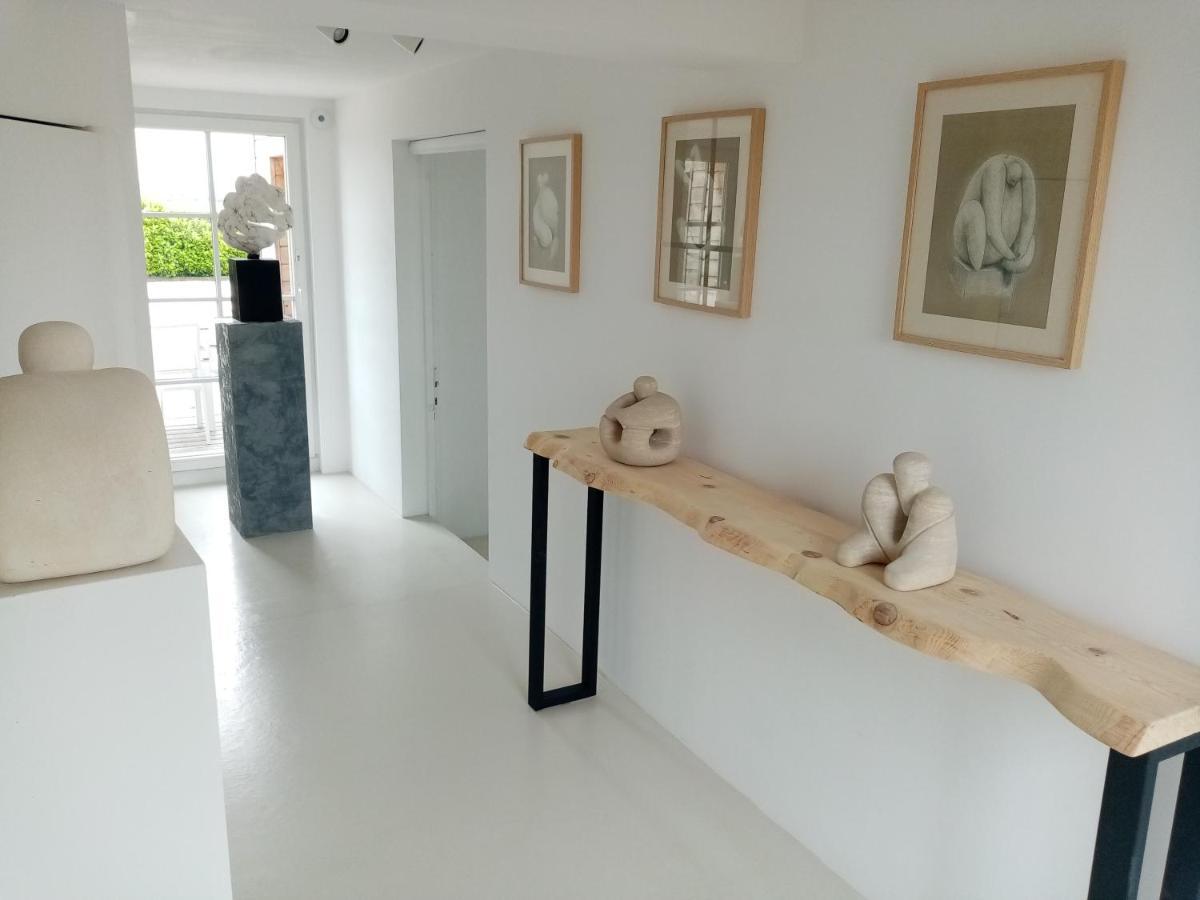 Galerie, Tumulus De La Hogue Hotell Fontenay-le-Marmion Eksteriør bilde