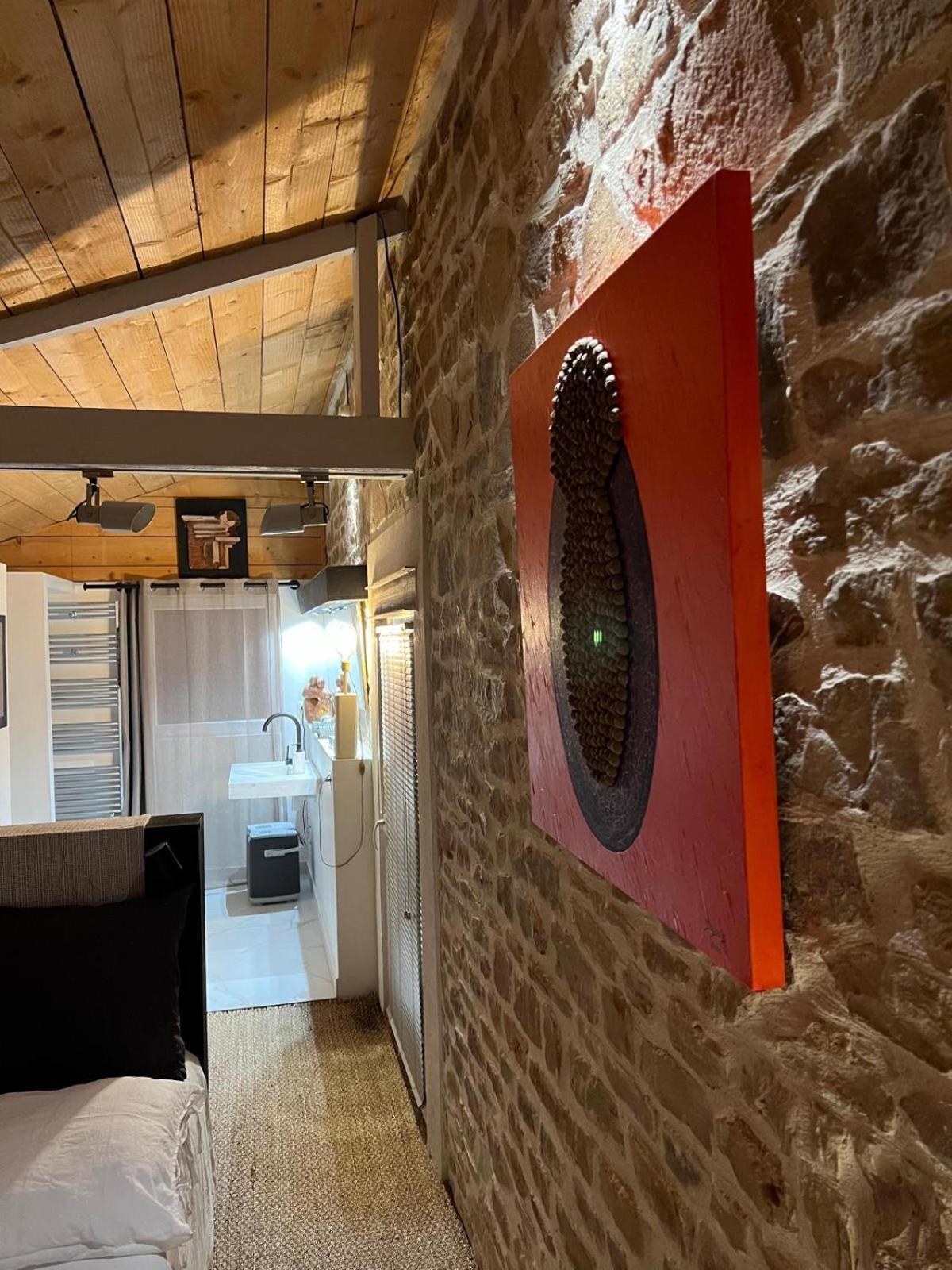 Galerie, Tumulus De La Hogue Hotell Fontenay-le-Marmion Eksteriør bilde