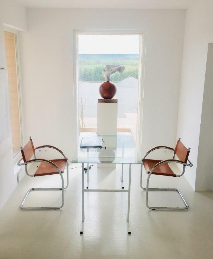 Galerie, Tumulus De La Hogue Hotell Fontenay-le-Marmion Eksteriør bilde