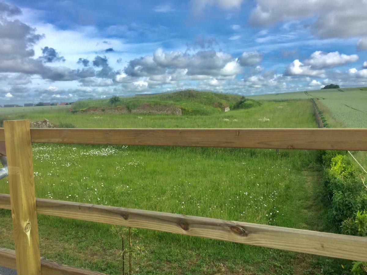 Galerie, Tumulus De La Hogue Hotell Fontenay-le-Marmion Eksteriør bilde